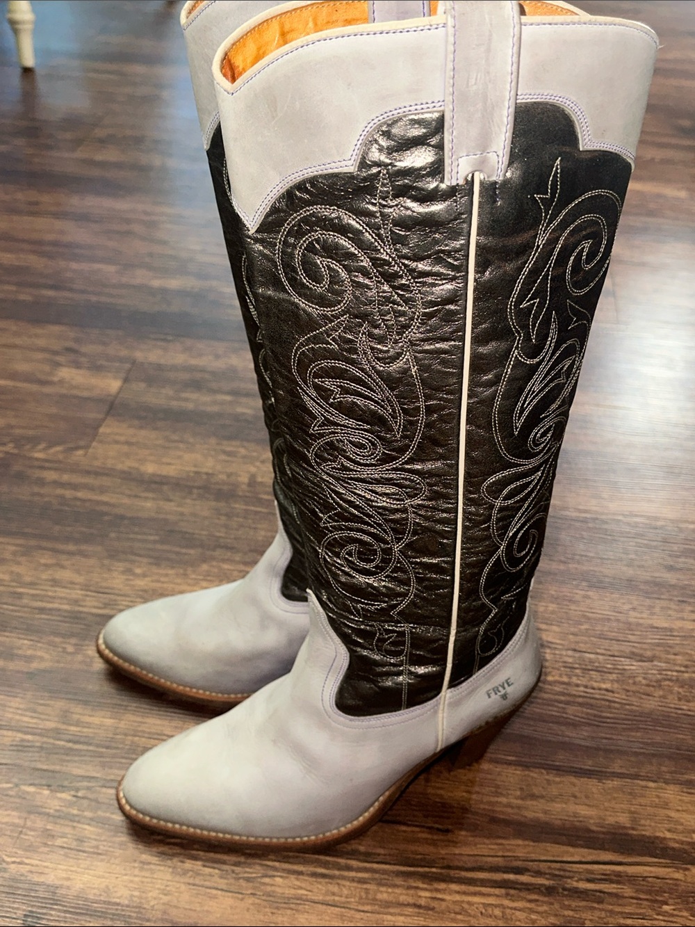 Frye Mustang Tall Western Leather Boots Women’s 10 Silver Gray Lavender Rare